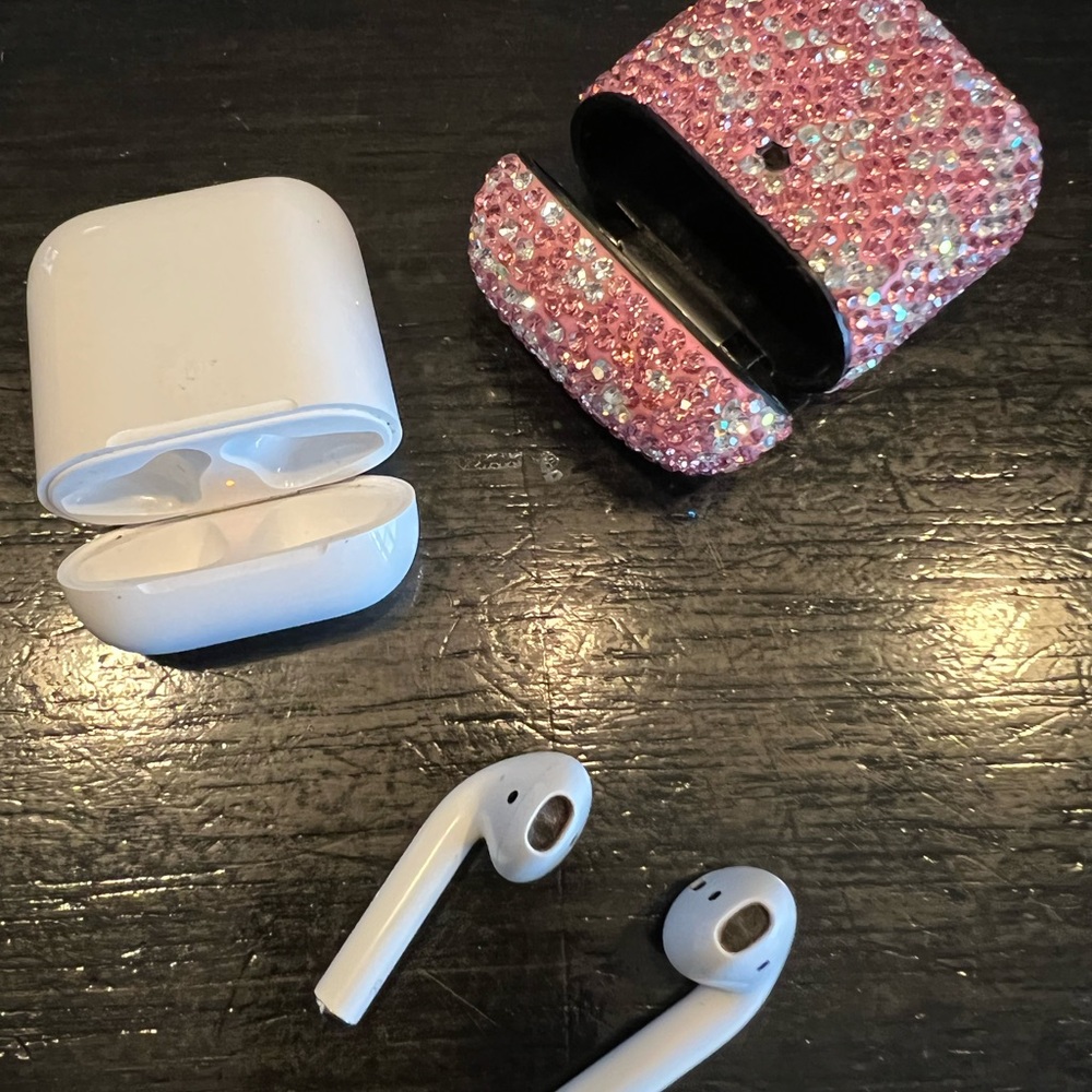 Apple AirPods …. (?generation)